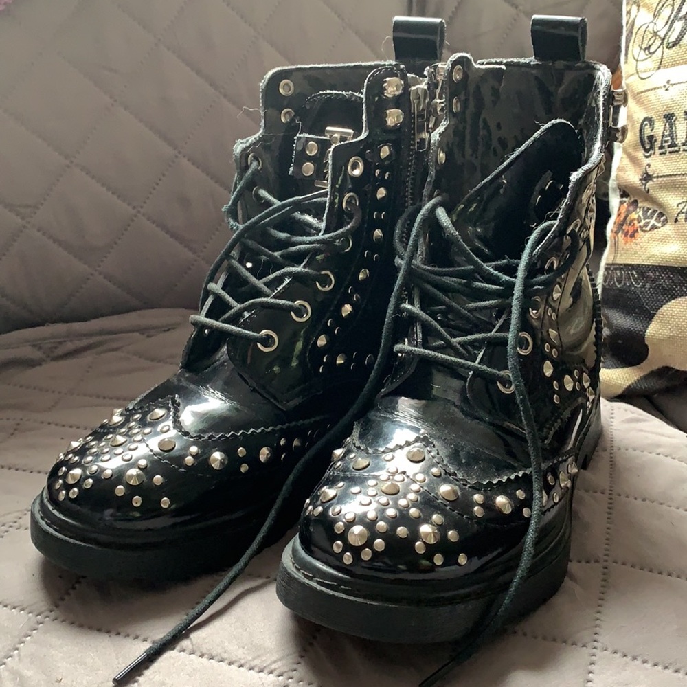 IIJIN studded shiny combat boots